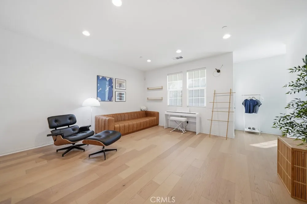 6931 Magnolia Buena Park, CA 90621