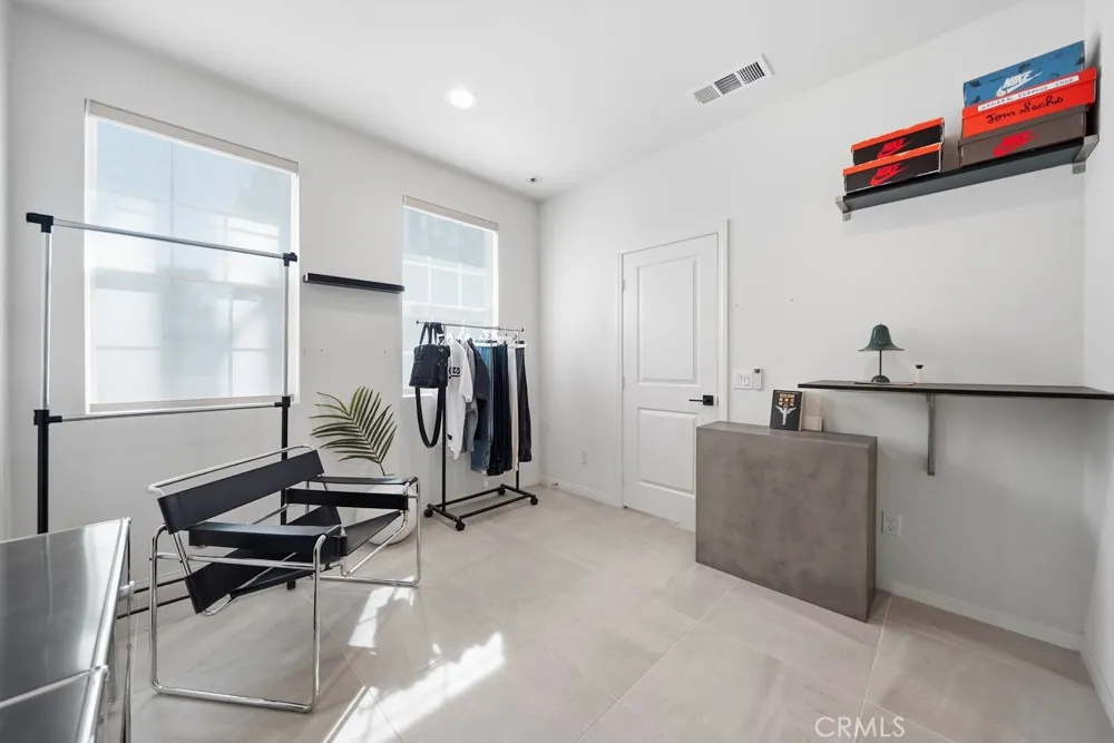 6931 Magnolia Buena Park, CA 90621