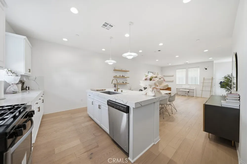 6931 Magnolia Buena Park, CA 90621