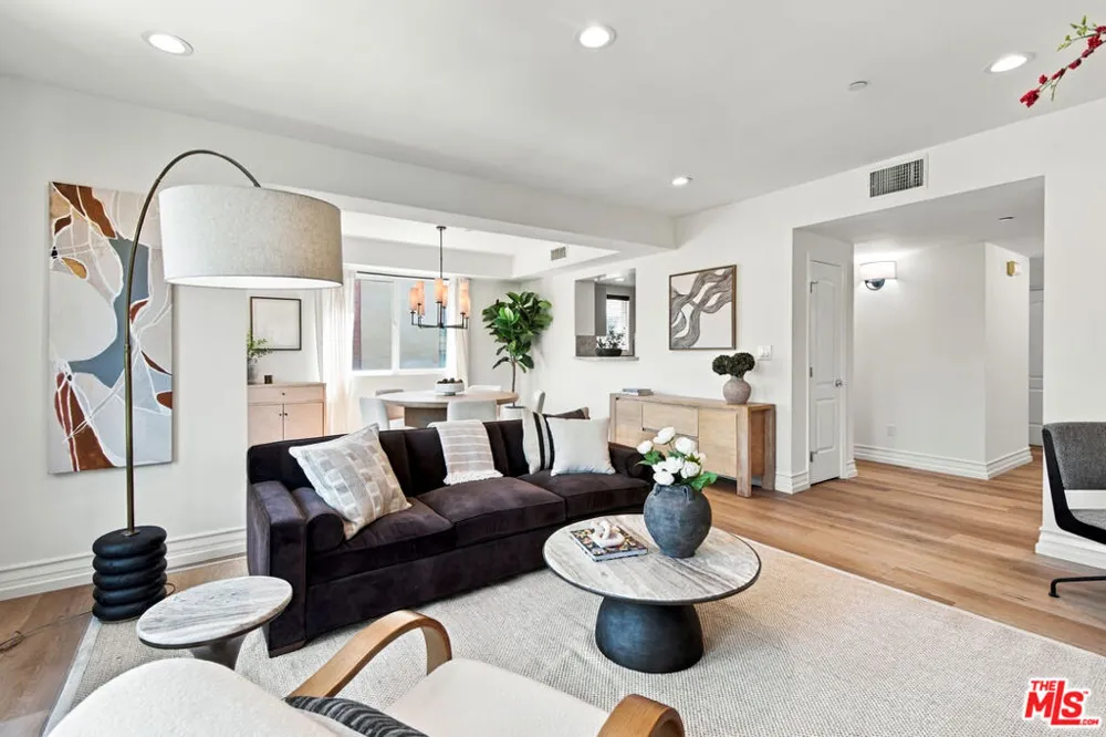 325 Arnaz Drive #301 Los Angeles, CA 90048