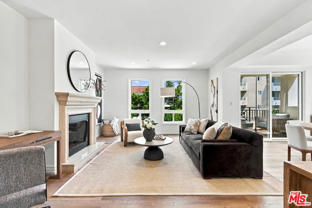 325 Arnaz Drive #301 Los Angeles, CA 90048