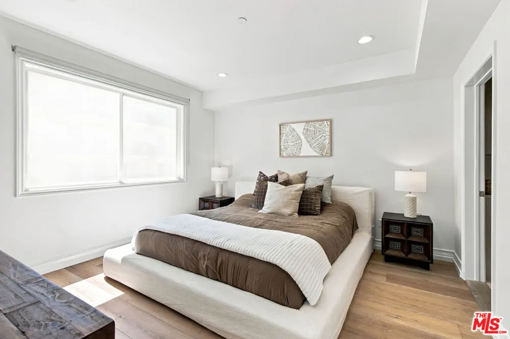 325 Arnaz Drive #301 Los Angeles, CA 90048
