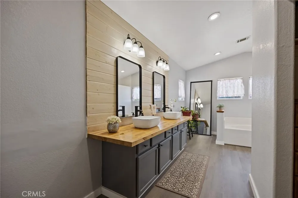 43145 Fenner Avenue Lancaster, CA 93536