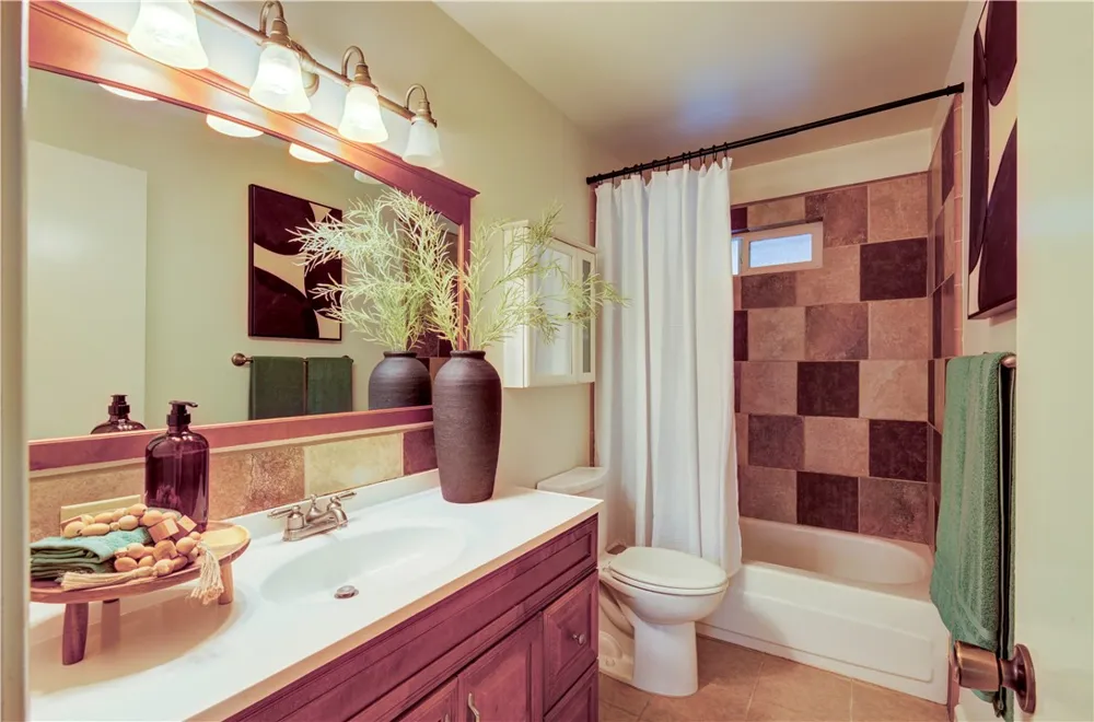 1488 E Los Altos Fresno, CA 93710