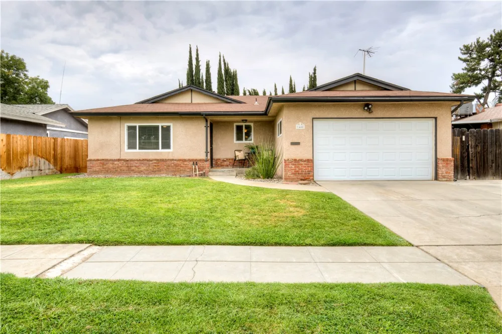 1488 E Los Altos Fresno, CA 93710