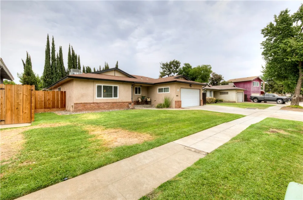 1488 E Los Altos Fresno, CA 93710