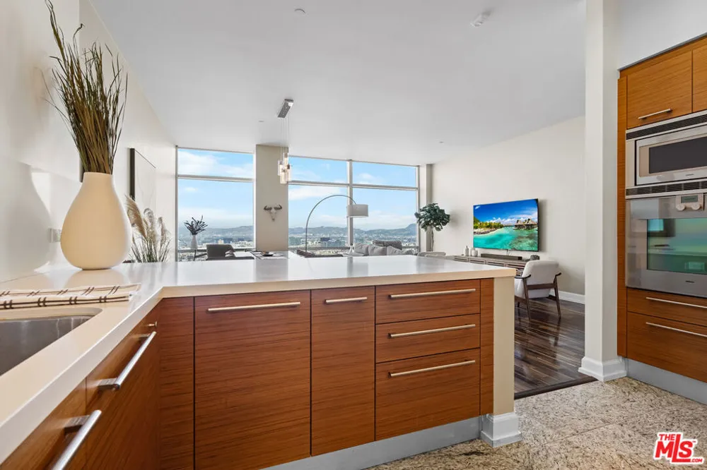 900 W Olympic Boulevard #40D Los Angeles, CA 90015