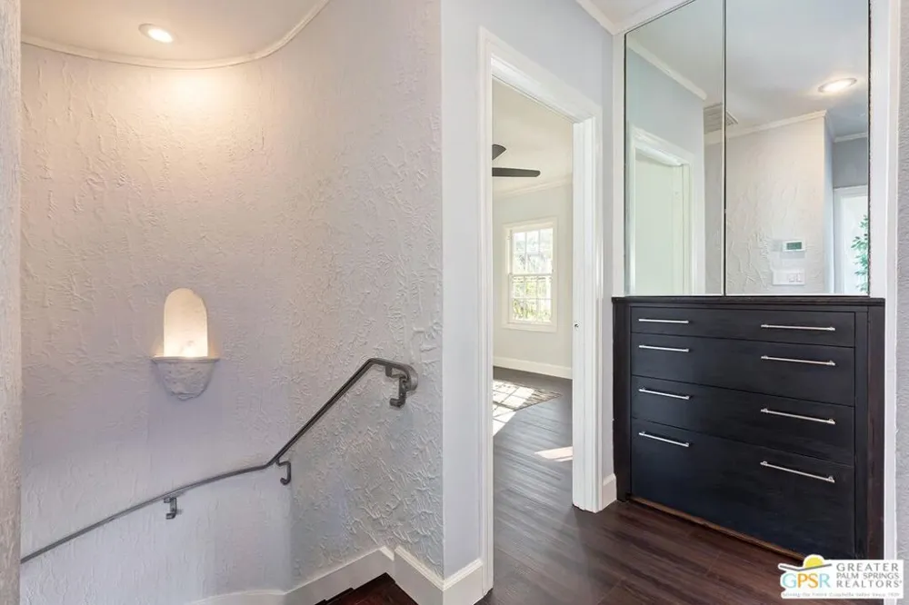 404 E Randolph Street Glendale, CA 91207
