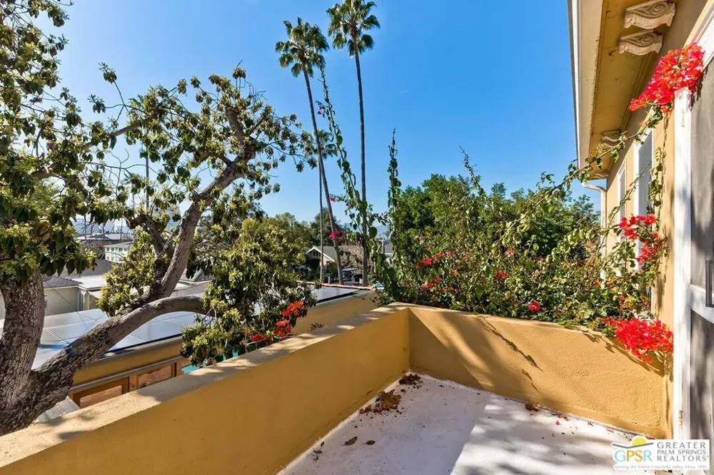 404 E Randolph Street Glendale, CA 91207
