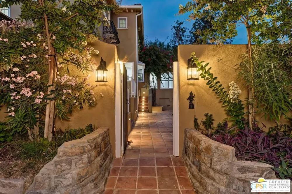 404 E Randolph Street Glendale, CA 91207