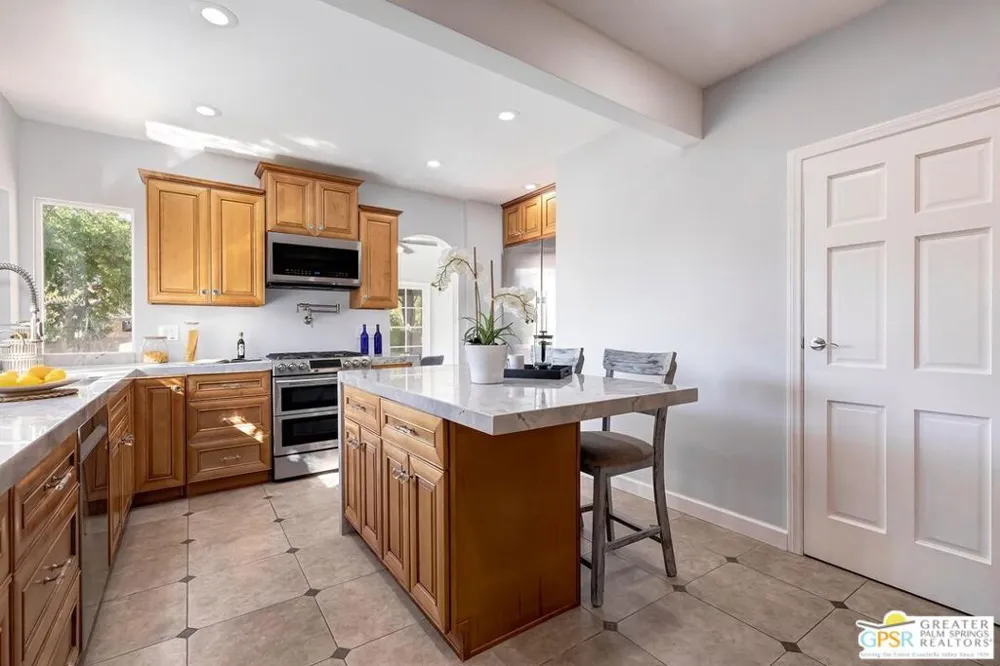 404 E Randolph Street Glendale, CA 91207