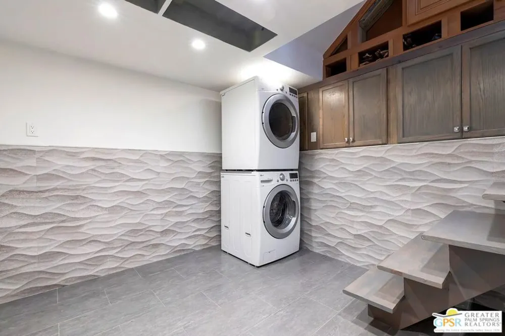 404 E Randolph Street Glendale, CA 91207