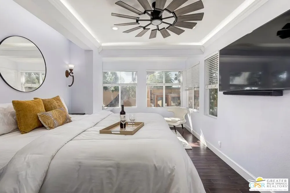 404 E Randolph Street Glendale, CA 91207