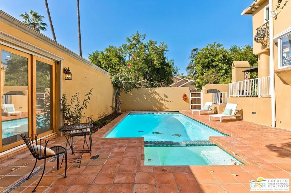 404 E Randolph Street Glendale, CA 91207