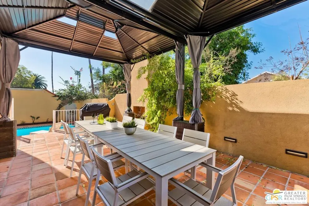 404 E Randolph Street Glendale, CA 91207