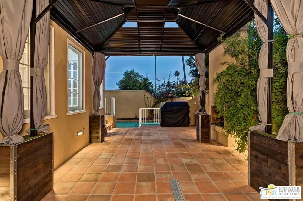 404 E Randolph Street Glendale, CA 91207