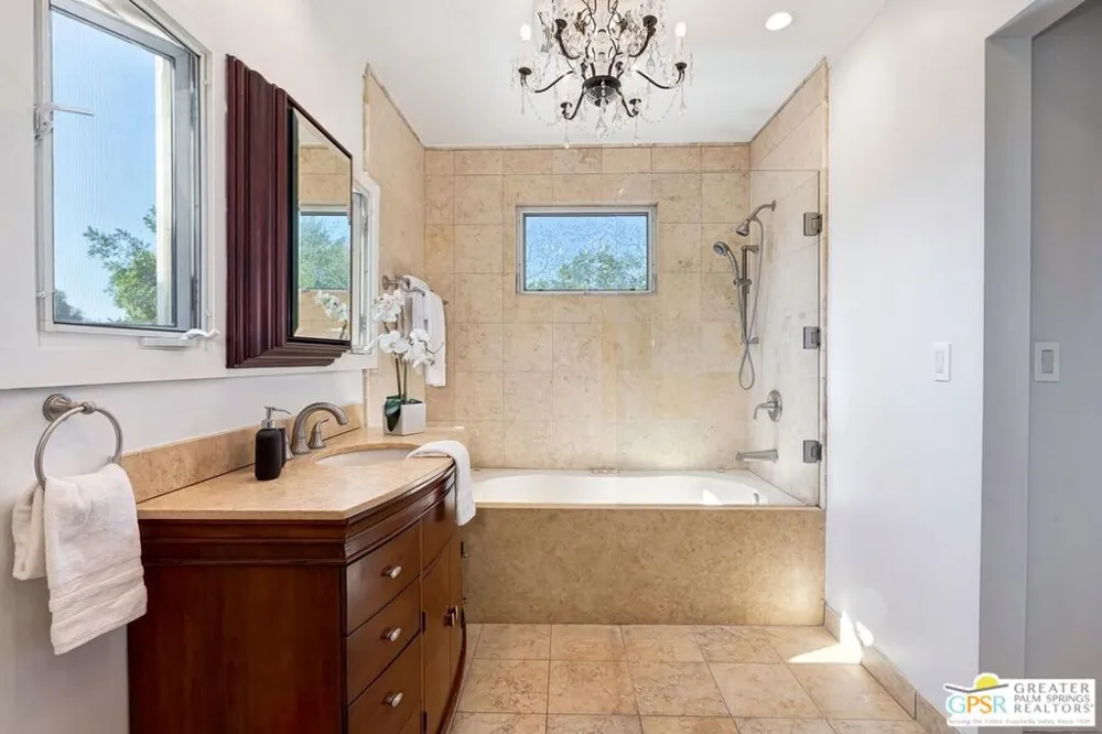 404 E Randolph Street Glendale, CA 91207