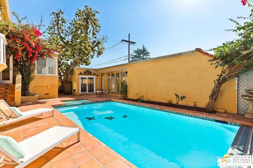 404 E Randolph Street Glendale, CA 91207