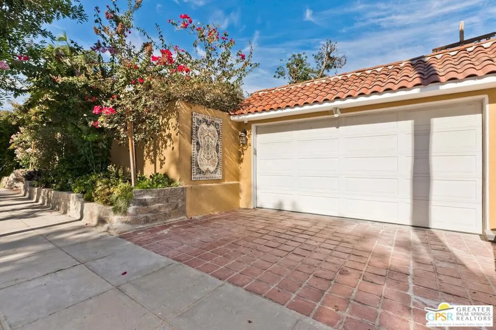 404 E Randolph Street Glendale, CA 91207