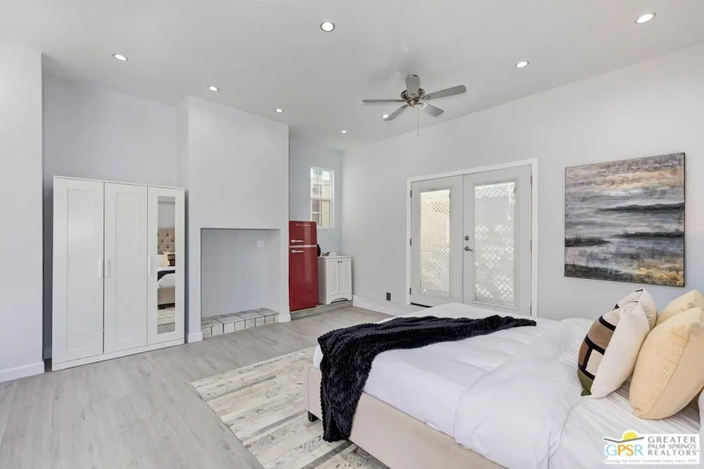 404 E Randolph Street Glendale, CA 91207