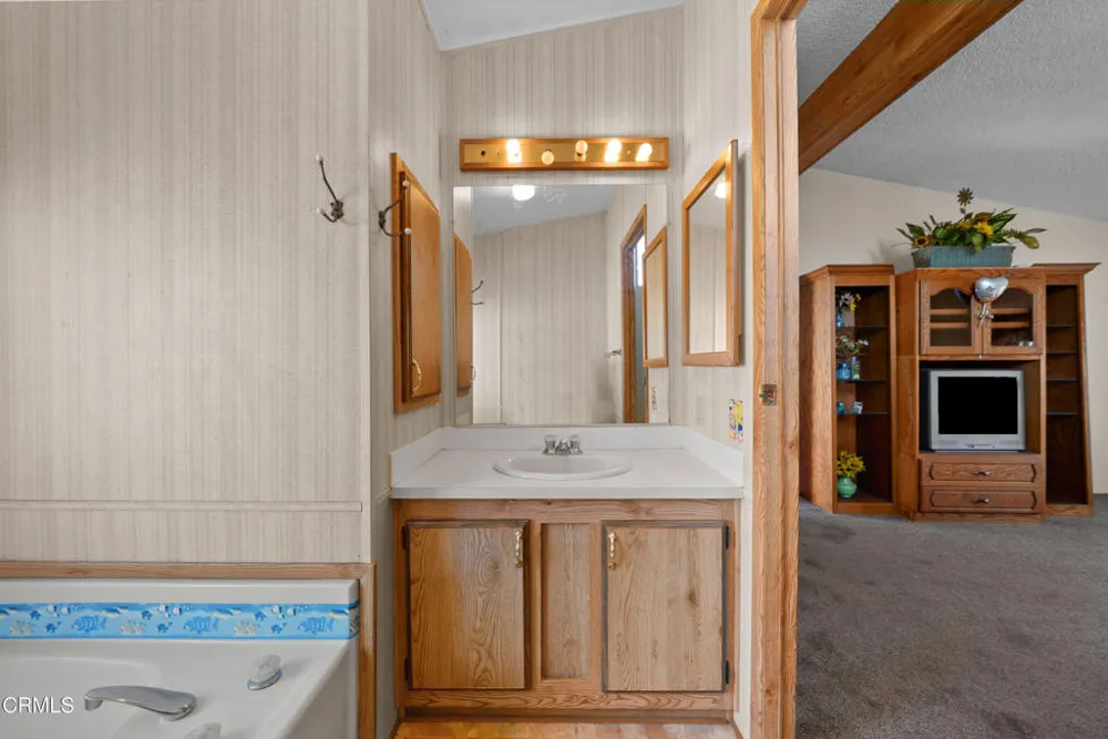 975 W Telegraph Road #122 Santa Paula, CA 93060