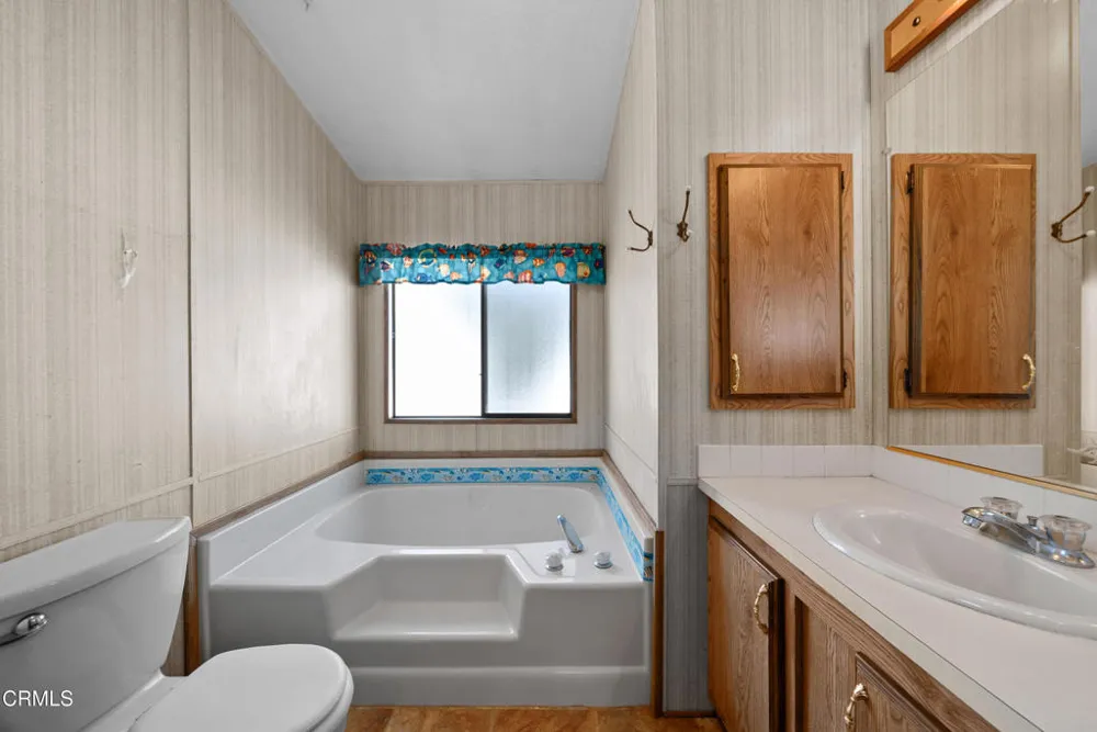 975 W Telegraph Road #122 Santa Paula, CA 93060
