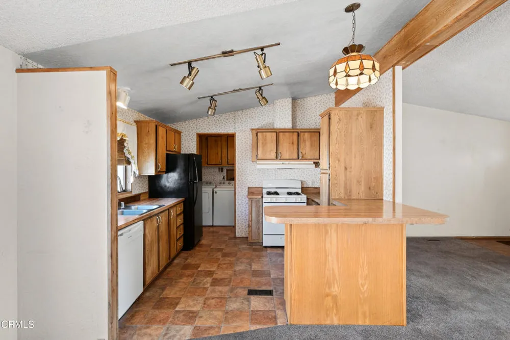 975 W Telegraph Road #122 Santa Paula, CA 93060