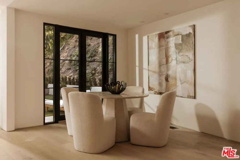 1417 Bluebird Avenue Los Angeles, CA 90069