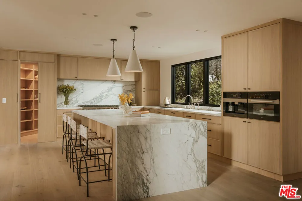 1417 Bluebird Avenue Los Angeles, CA 90069
