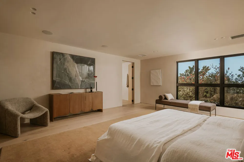 1417 Bluebird Avenue Los Angeles, CA 90069