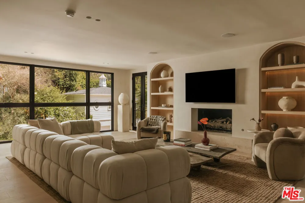 1417 Bluebird Avenue Los Angeles, CA 90069