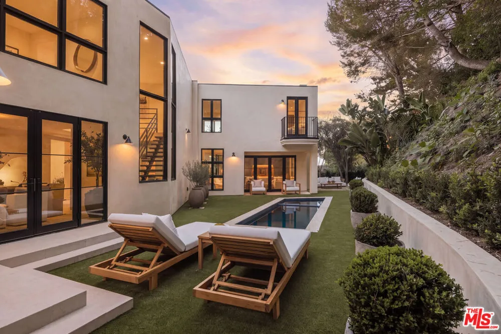 1417 Bluebird Avenue Los Angeles, CA 90069