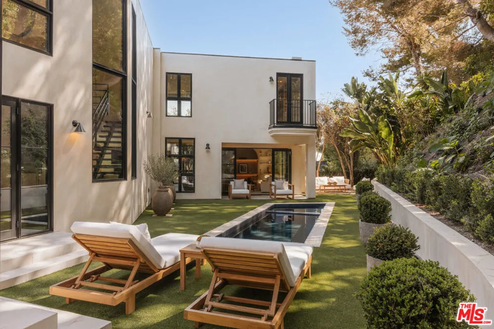 1417 Bluebird Avenue Los Angeles, CA 90069