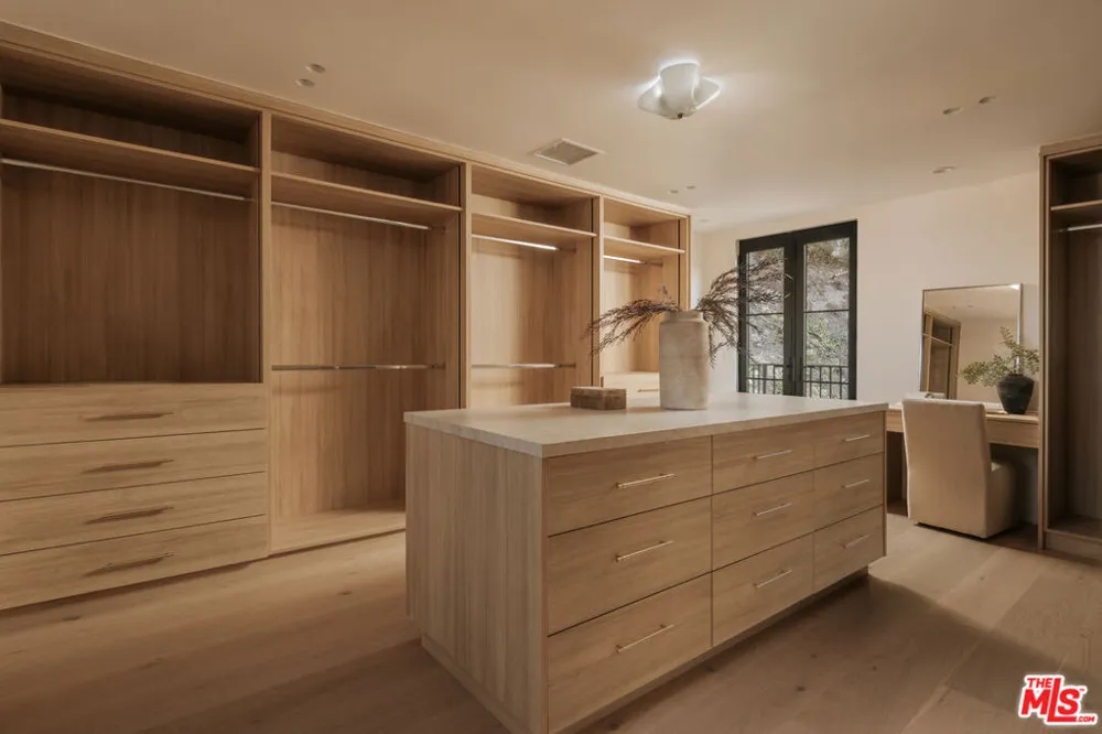 1417 Bluebird Avenue Los Angeles, CA 90069