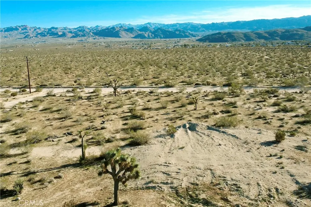 4084 Ocean Avenue Joshua Tree, CA 92252