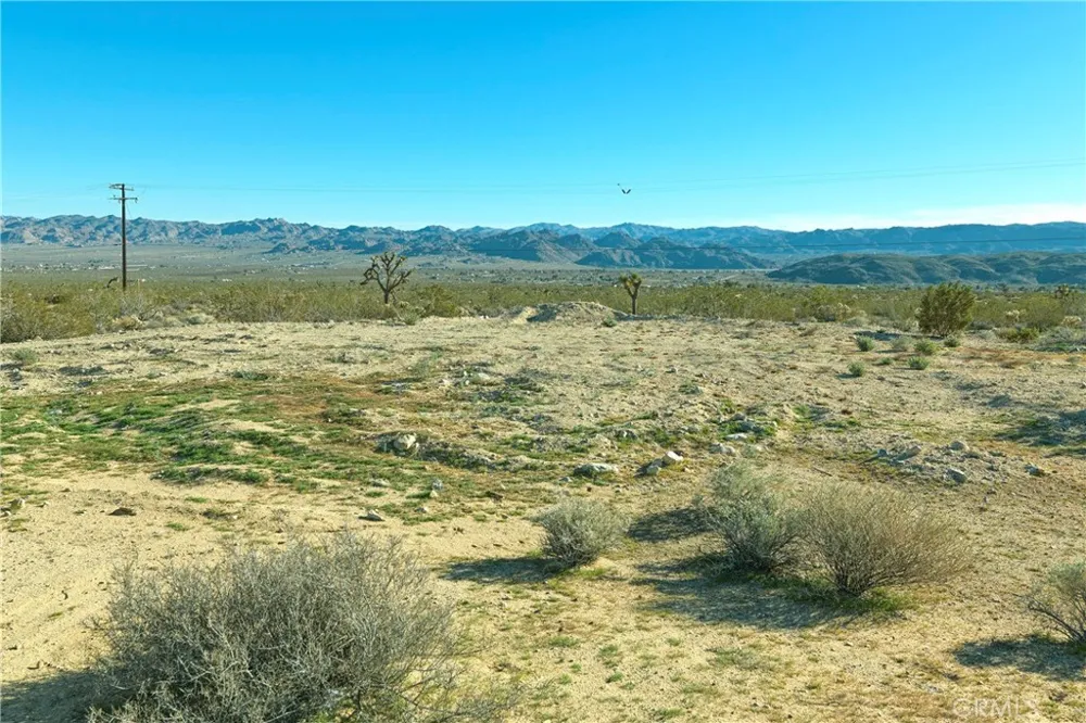 4084 Ocean Avenue Joshua Tree, CA 92252