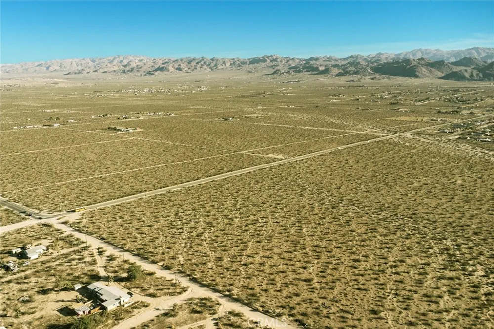 4084 Ocean Avenue Joshua Tree, CA 92252