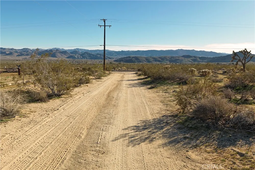 4084 Ocean Avenue Joshua Tree, CA 92252