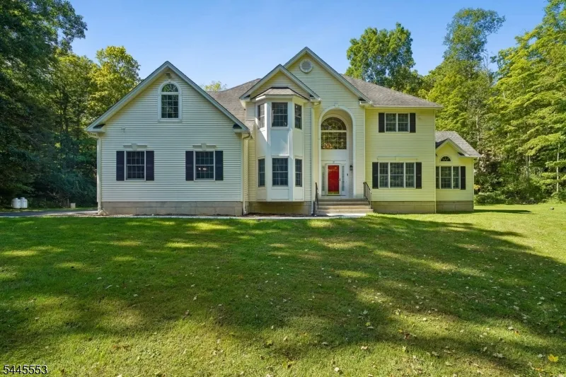 21 Misty Ln Green, NJ 07821