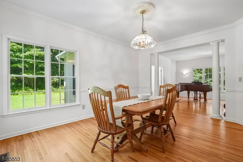 21 Misty Ln Green, NJ 07821