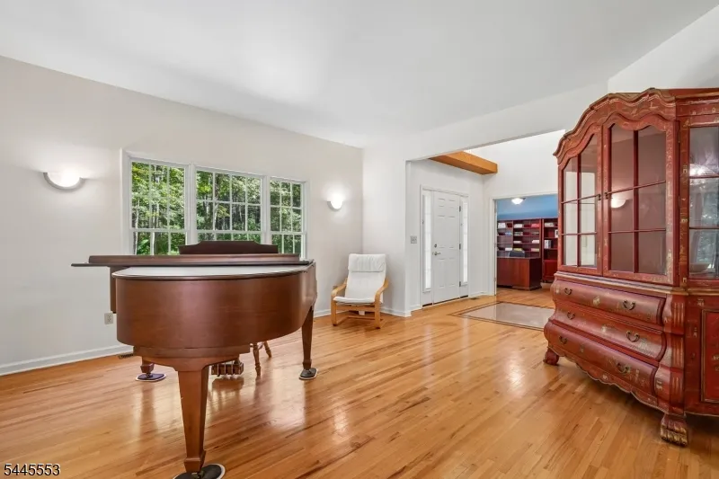 21 Misty Ln Green, NJ 07821