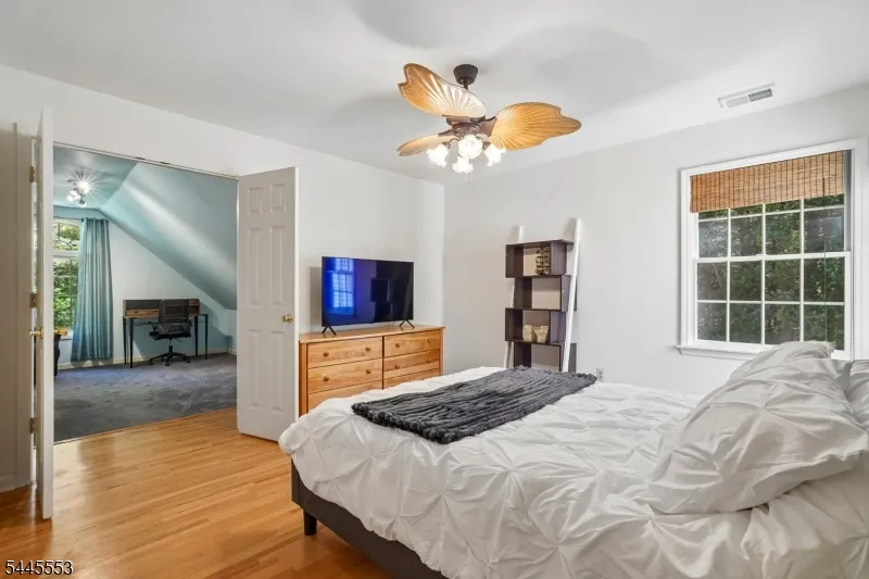 21 Misty Ln Green, NJ 07821