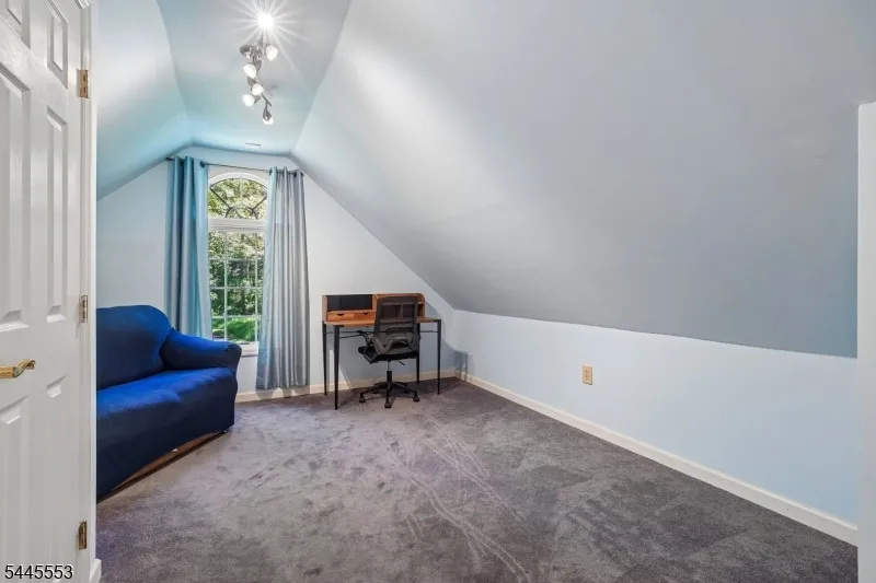 21 Misty Ln Green, NJ 07821