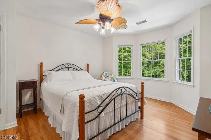 21 Misty Ln Green, NJ 07821