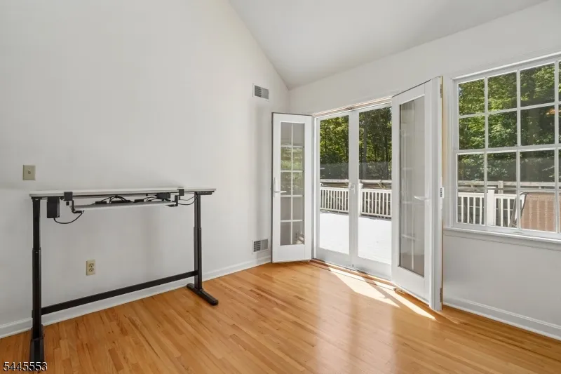 21 Misty Ln Green, NJ 07821