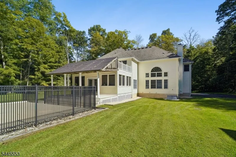 21 Misty Ln Green, NJ 07821