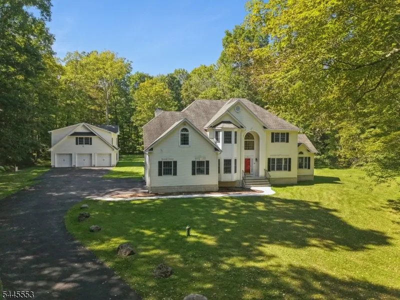 21 Misty Ln Green, NJ 07821