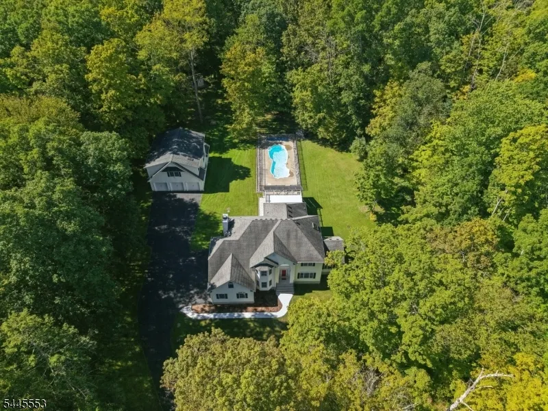 21 Misty Ln Green, NJ 07821
