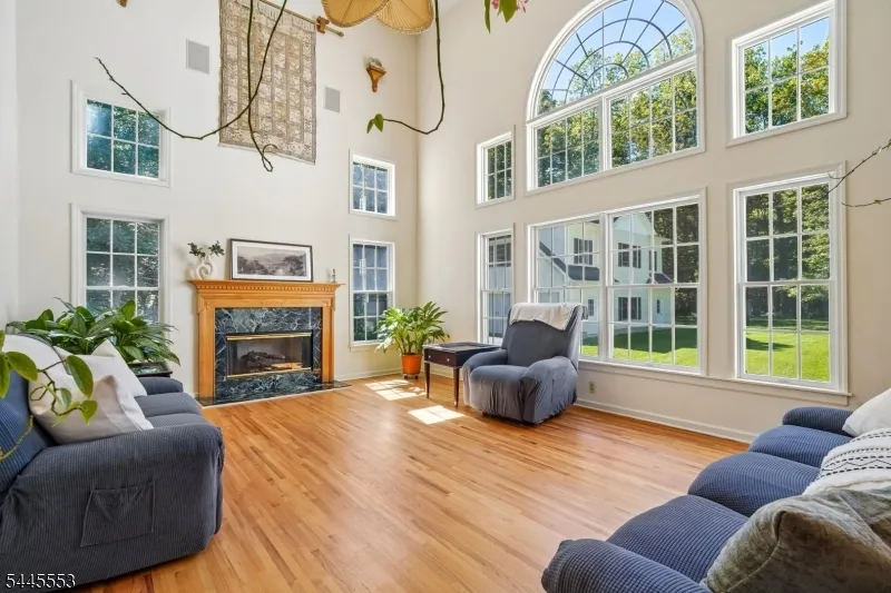 21 Misty Ln Green, NJ 07821