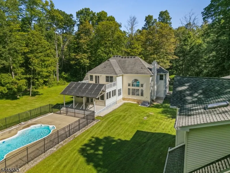 21 Misty Ln Green, NJ 07821